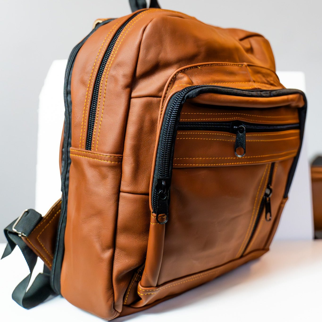 MOCHILA PIEL TERNERA SMALL