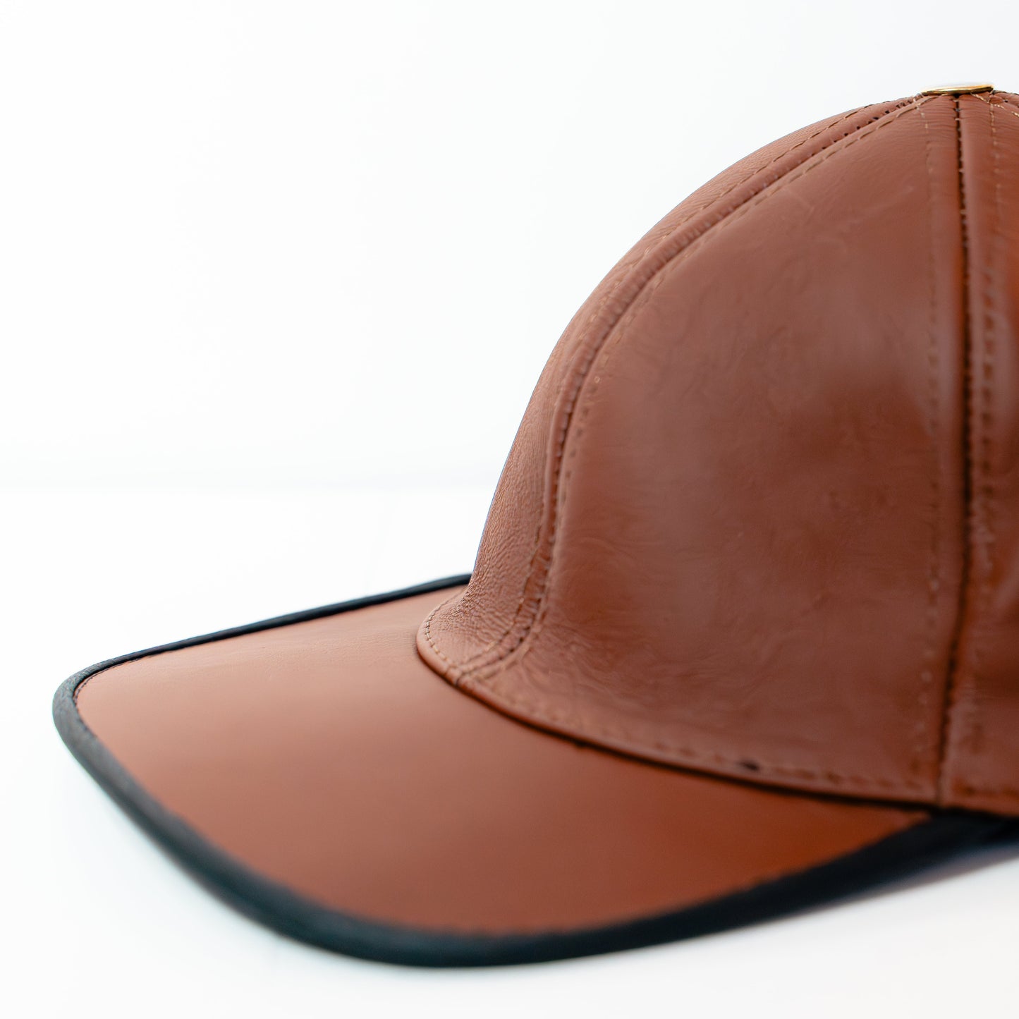 GORRA DE CUERO