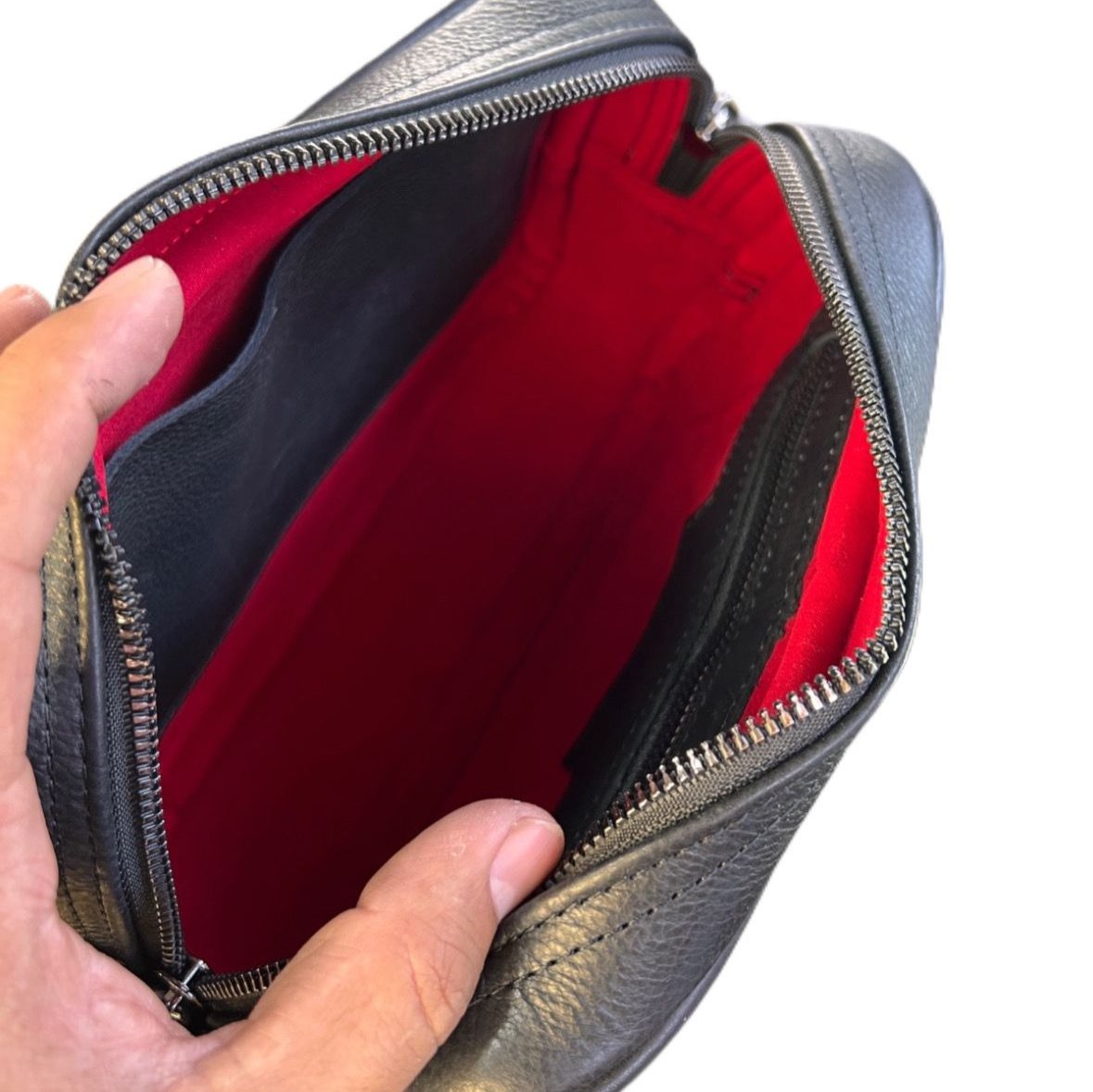 CROSSBODY Y NECESSER DE COCODRILO
